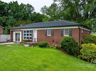 5083 Fleetwood Dr, Hickory, NC 28602