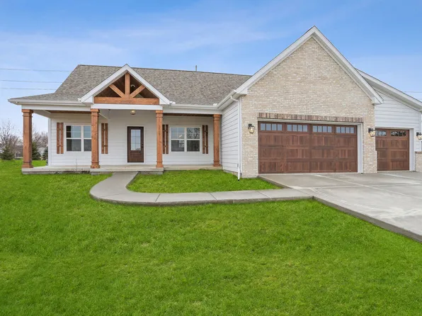 1705 S Stone Creek Blvd, Urbana, IL 61802