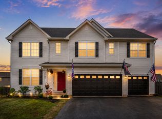 2107 Waterbury Dr, Joliet, IL 60431