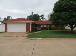 125 Phillips Ln, Clinton, OK 73601