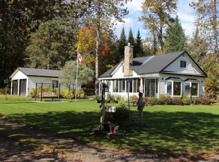 1051 Halls Lake Rd, Algonquin Highlands, ON K0M 1S0