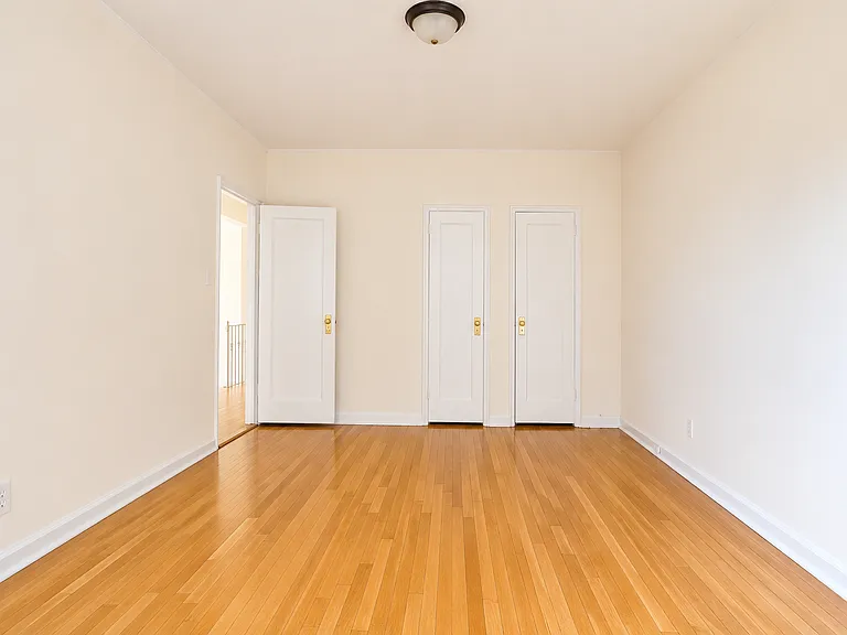 920 E 17th St #406 — Photo 7
