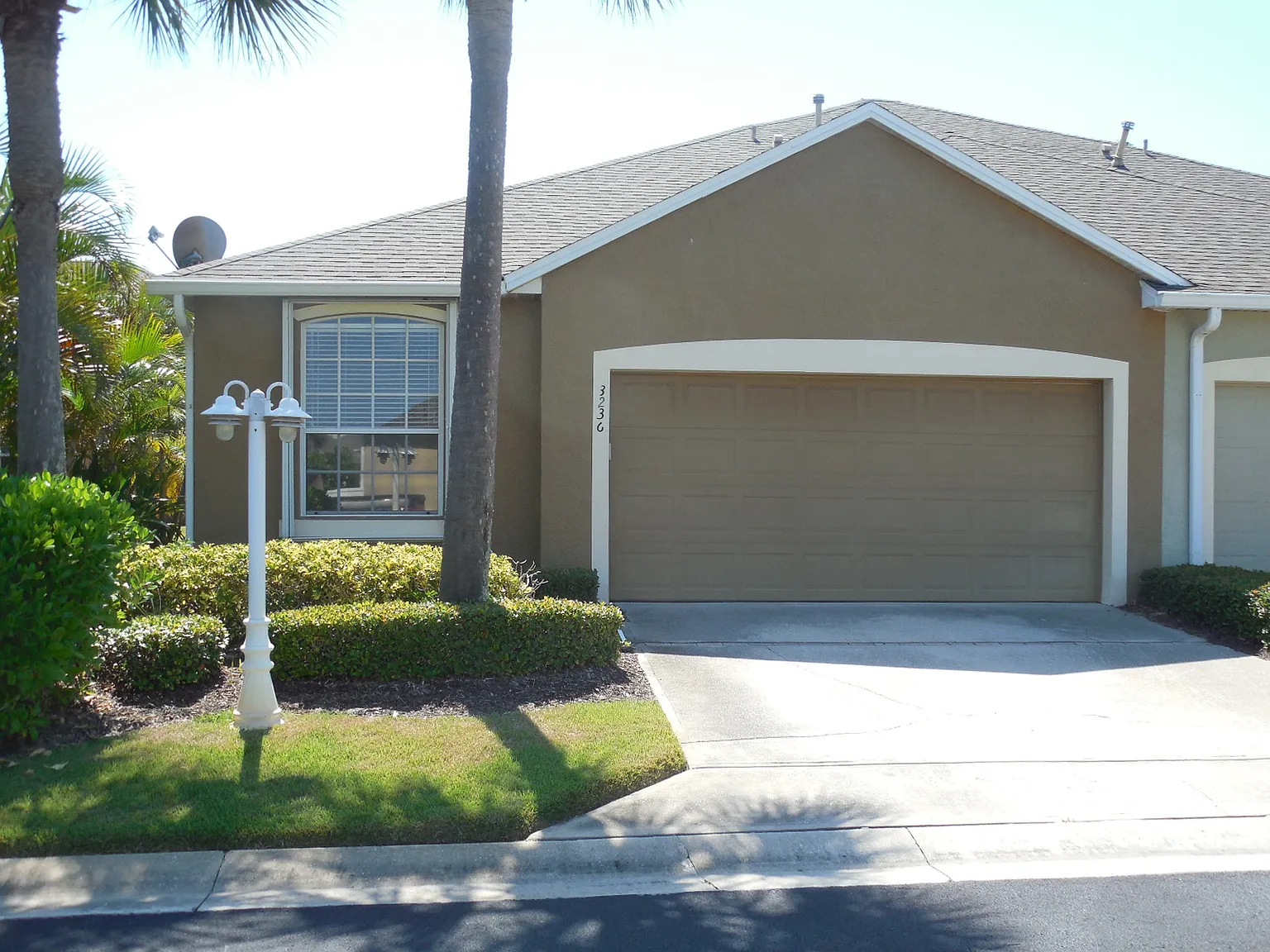 2 bed, 1275 sqft, $2,400 — Photo 1