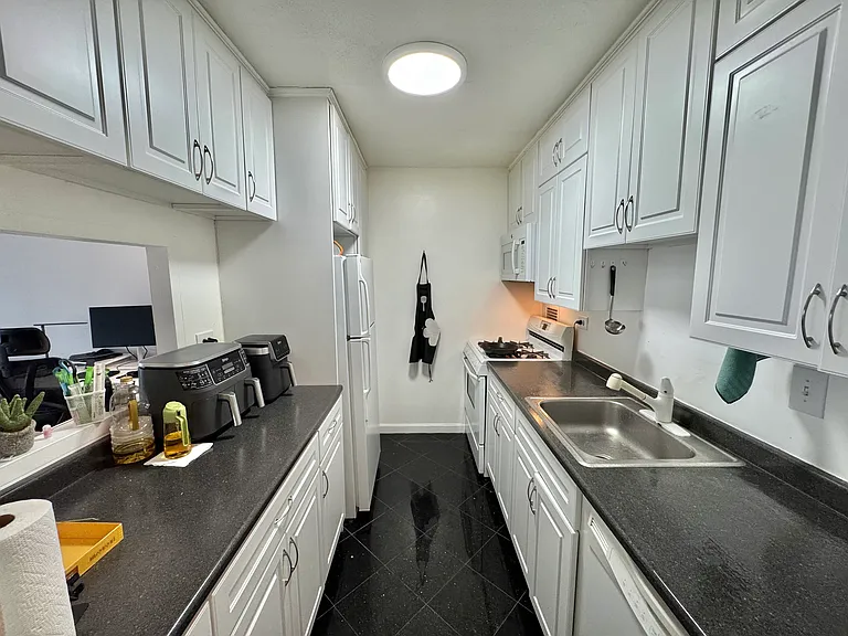 8 Whittier Pl #12F — Photo 25