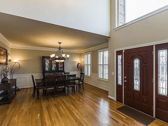 Entrance and formal dinning 