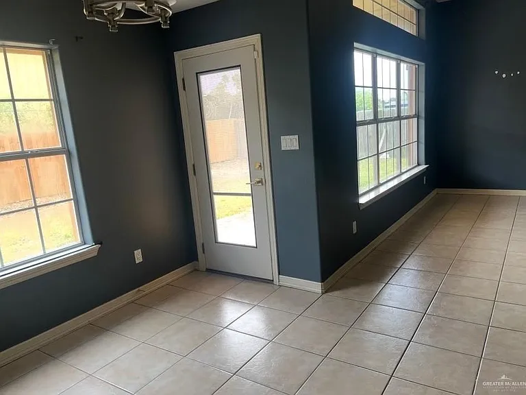 1808 Yellowbrick Rd — Photo 14