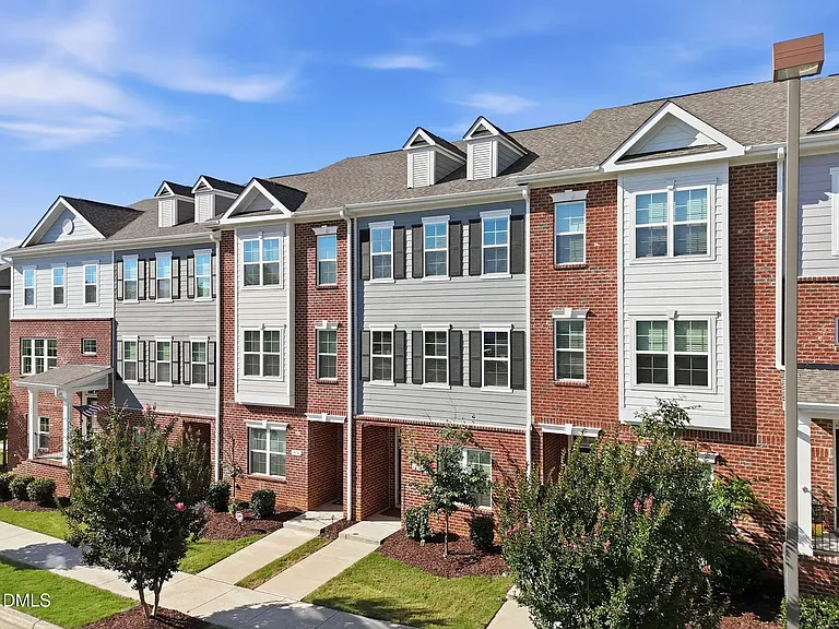 976 Gateway Commons Cir — Photo 19