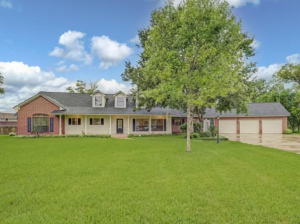 1621 McFadden Rd, Lake Jackson, TX 77566