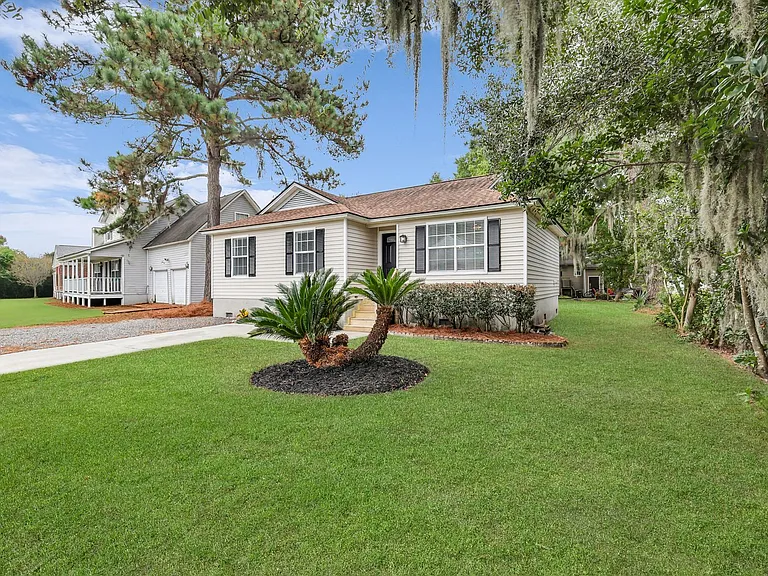 105 Crossover Ln — Photo 3