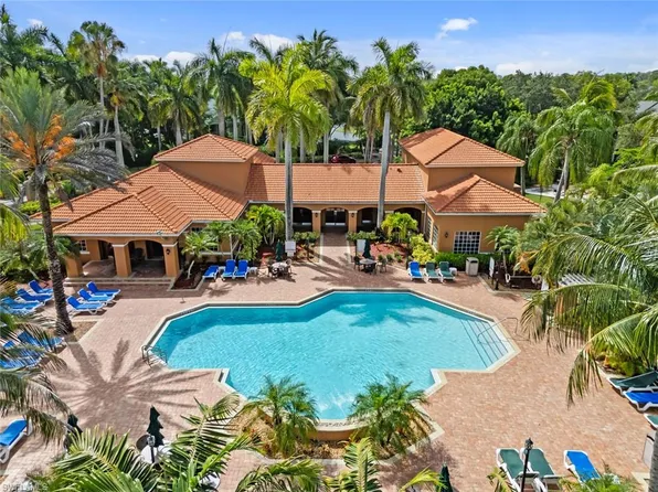 1270 Wildwood Lakes Blvd APT 204, Naples, FL 34104