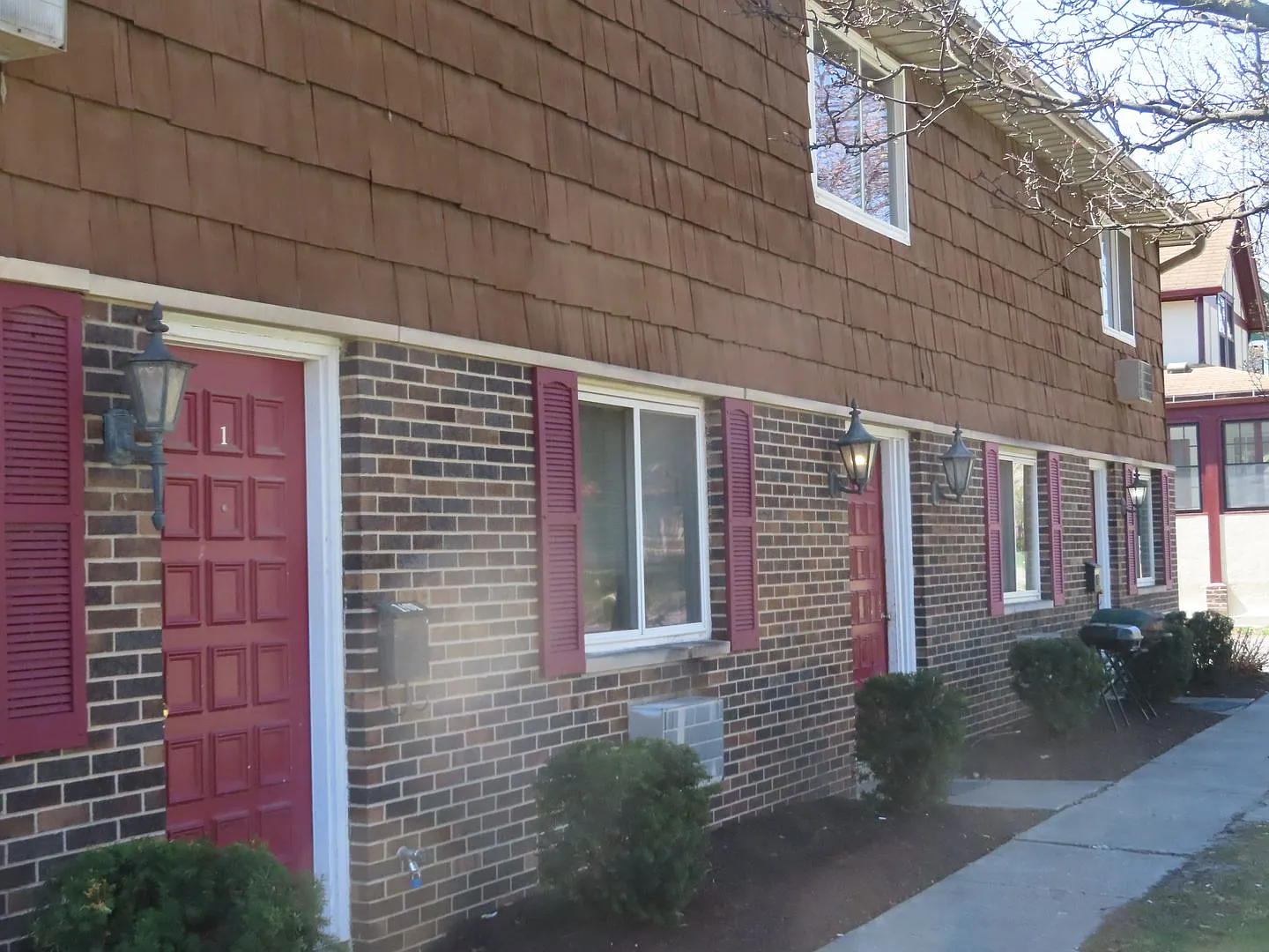 Washington 1100 / 1101 / 1107 & Rockhill 1006 / 1010 - Rockhill Manor (PM) — Photo 3