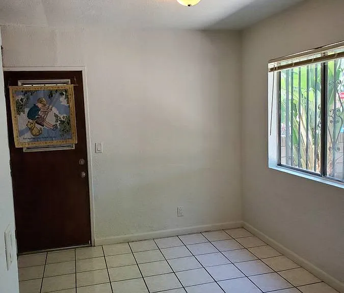 1370 S Thomas St — Photo 5