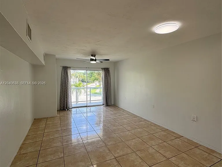 1600 NE 114th St #204 — Photo 7