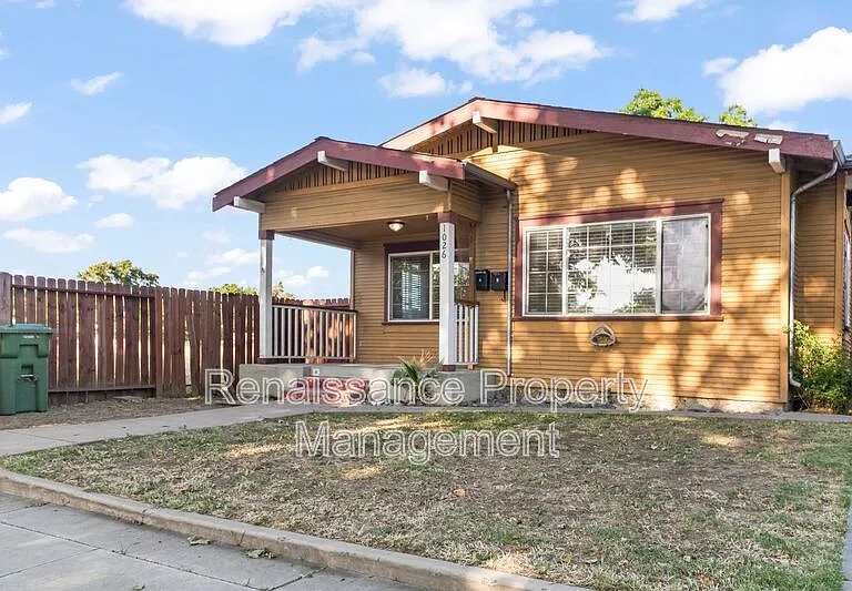 1026 N Windeler Ave #A — Photo 5