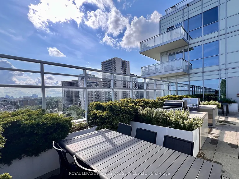 1830 Bloor St W #1117 — Photo 31