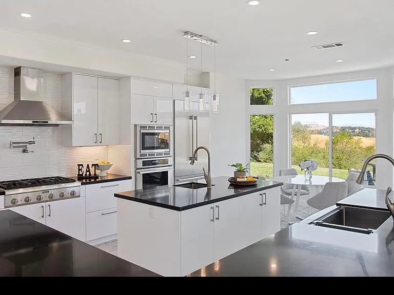 1274 Sunrise Ridge Dr — Photo 6