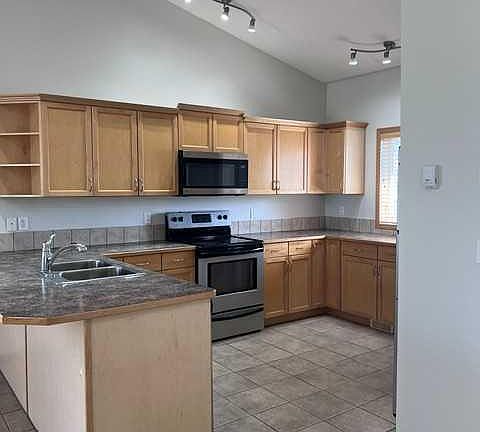5th image of 4813 49th St W #A