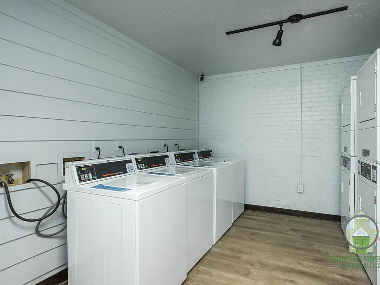 Parkside at Fairview Apartments — Photo 11