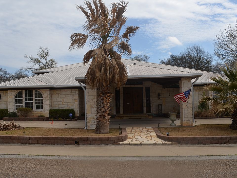 1st image of 563 Greenwood Ln