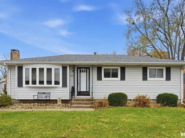 2159 W 35th St, Davenport, IA 52806