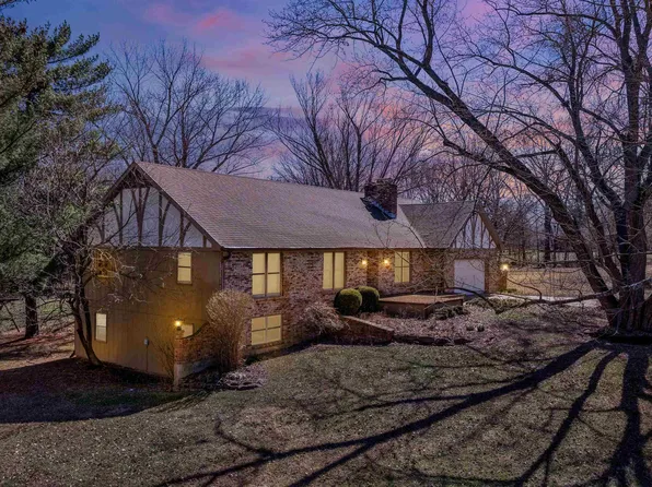 27950 Hackberry Dr, Sedalia, MO 65301