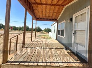 5002 Chaparalles Dr, Carlsbad, NM 88220