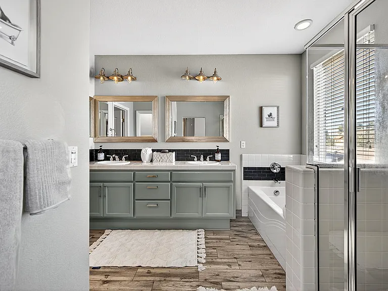 390 Caravaggio Cir — Photo 61