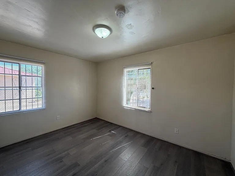 1801 Palomas Dr NE — Photo 6