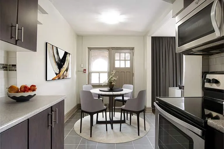 1650 Bathurst St — Photo 24