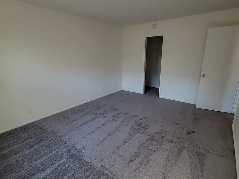 50 Foster St — Photo 9