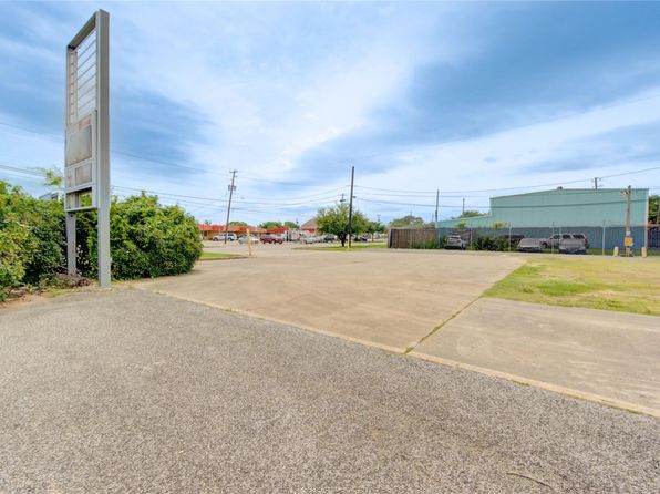 2002 Broadway St, Houston, TX 77012