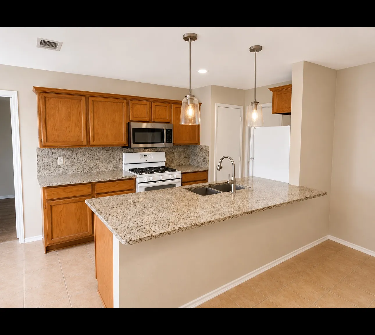 2704 Foxcroft Cir — Photo 2