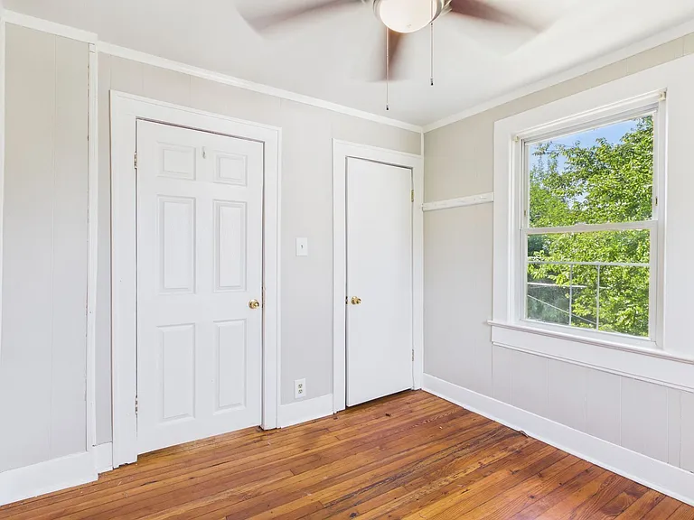 1002 Haskell St — Photo 15