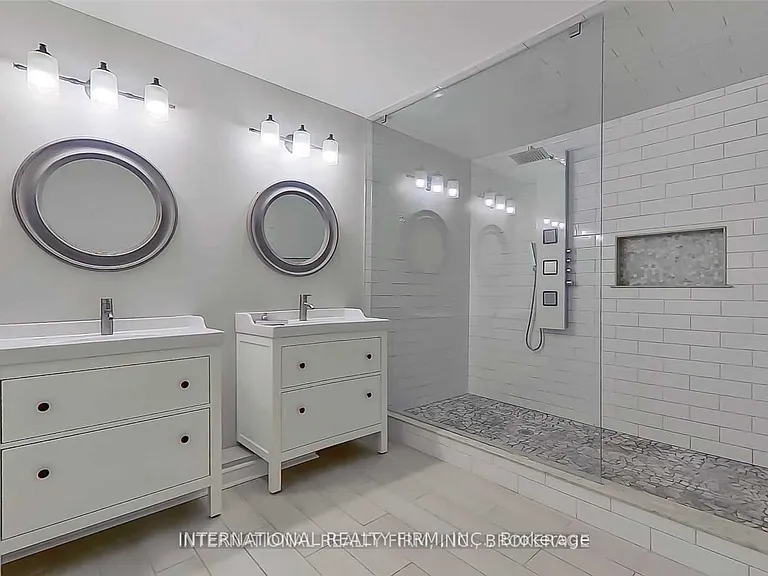 2 Dolce Cres — Photo 28