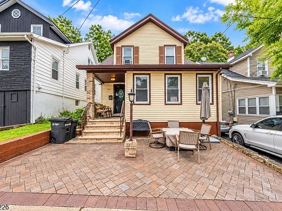 2nd image of 20 Berkley St