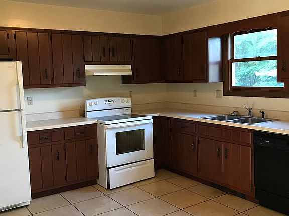 2nd image of 152 E Cherry Ln #152