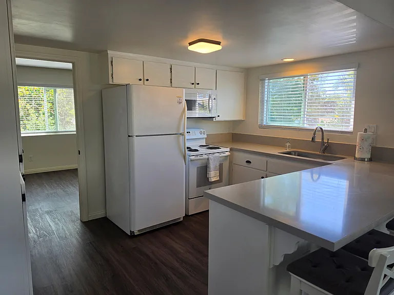 141 E Glaucus St #C — Photo 1