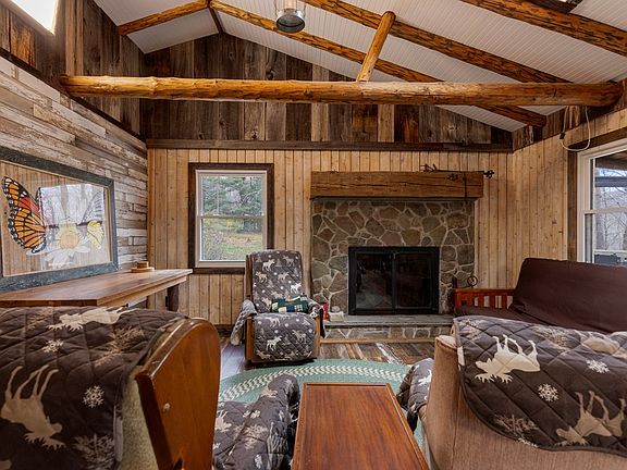 3rd image of 850 English Hollow Ln
