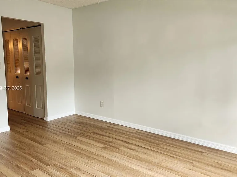 5981 Washington St #210 — Photo 13