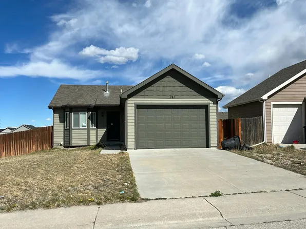 741 Fulton St, Mills, WY 82644
