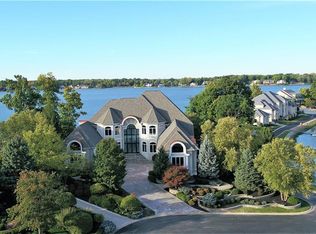 9238 Diamond Pointe Dr, Indianapolis, IN 46236