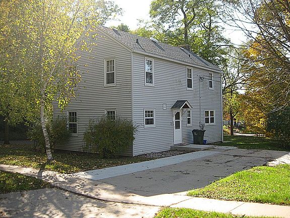 3rd image of 578 E 2nd St