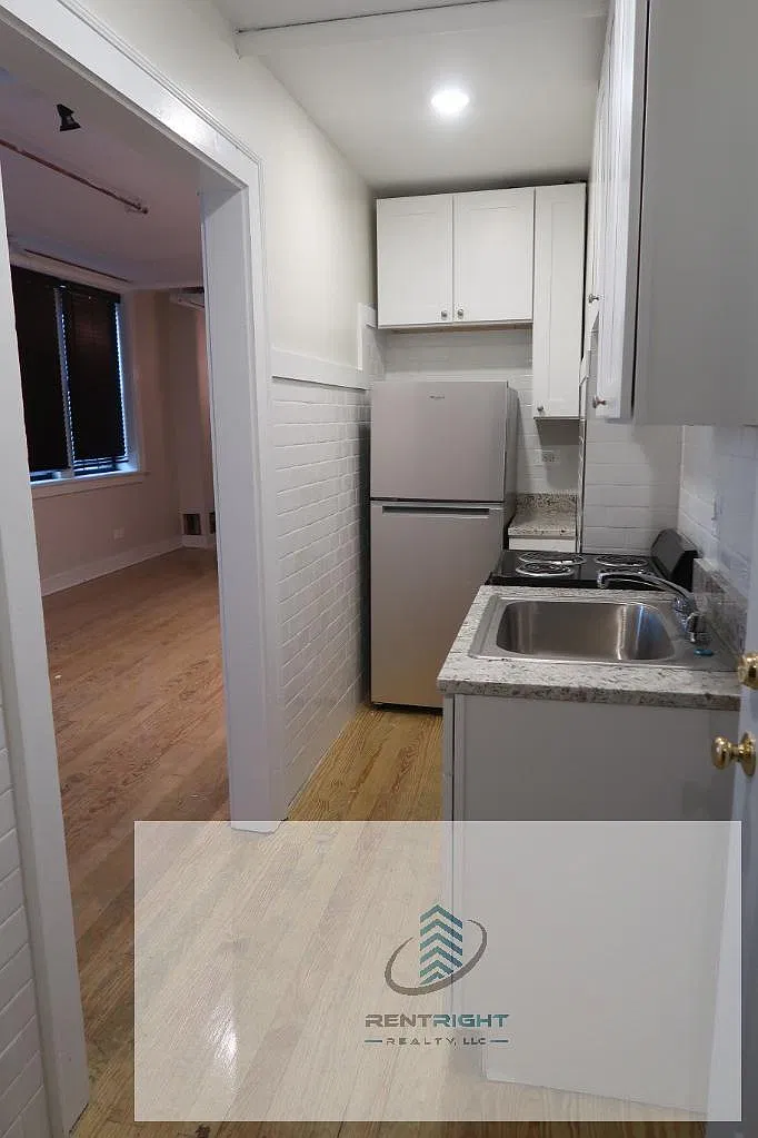 Studio, 1.0 bath, 450 sqft, $1,200 — Photo 2