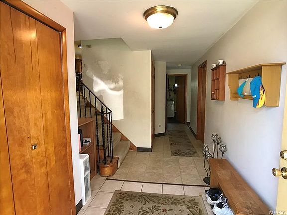 3rd image of 61 Plymouth Dr