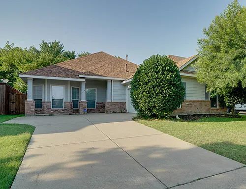 9724 Water Tree Dr Photo 1