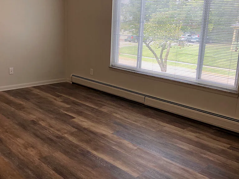 619 Oak St #4 — Photo 8