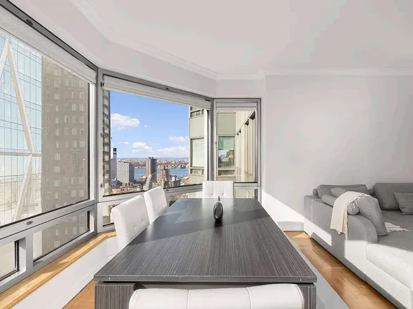 301 West 57th Street image 4 of 33