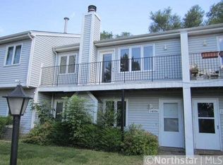 1409 Farrington St, Saint Paul, MN 55117