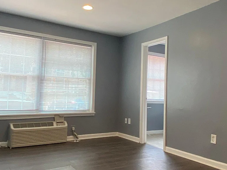 1516 Marion St NW #101 — Photo 3