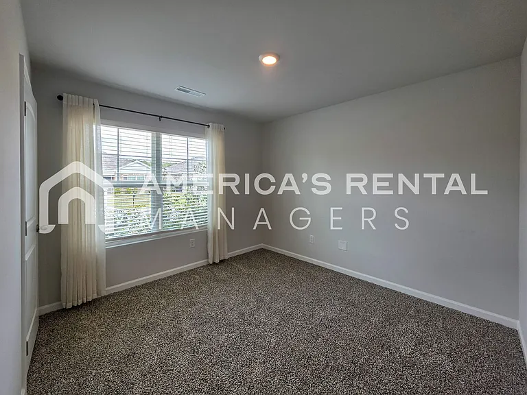 1508 Heritage Cir SE — Photo 7
